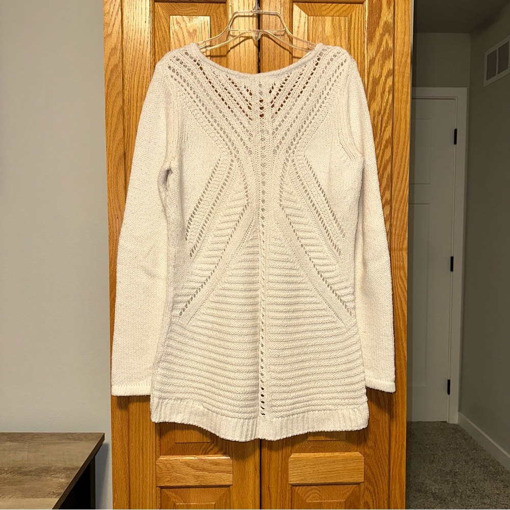 LC Lauren Conrad Elegant White Knit Sweater size M - Picture 2 of 5